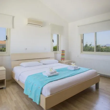 Villa Soothing Sunset With Private Pool, 200m From The