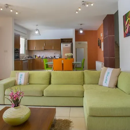 Soothing Sunset With Private Pool, 200m From The *