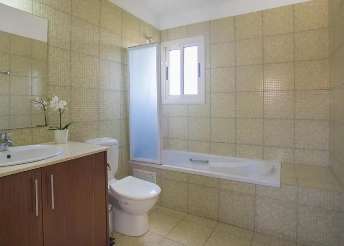 Soothing Sunset With Private Pool, 200m From The ペリヴォリア